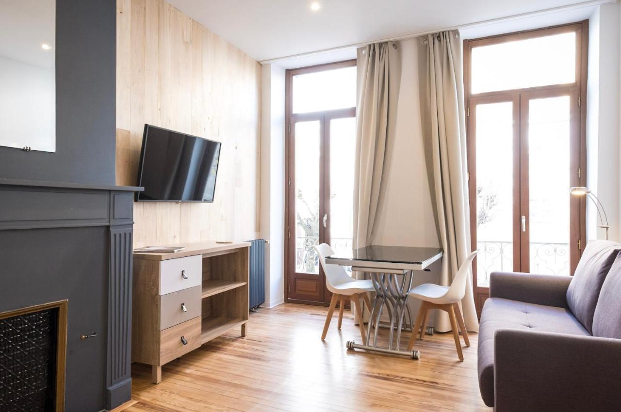 Studio Neuf, Charme De L'Ancien, Avec Balcon - 3 Etoiles, 4 Diamants Apartment Bagneres-de-Bigorre Bagian luar foto