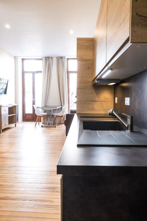 Studio Neuf, Charme De L'Ancien, Avec Balcon - 3 Etoiles, 4 Diamants Apartment Bagneres-de-Bigorre Bagian luar foto